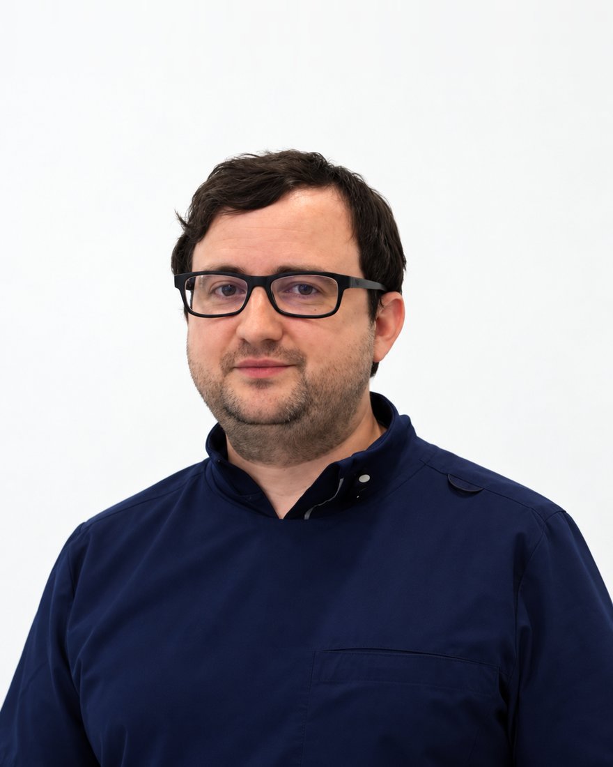 Dr. Filipe Gomes, médico dentista · sub-diretor clínico da Clínica Guimarota em Leiria.